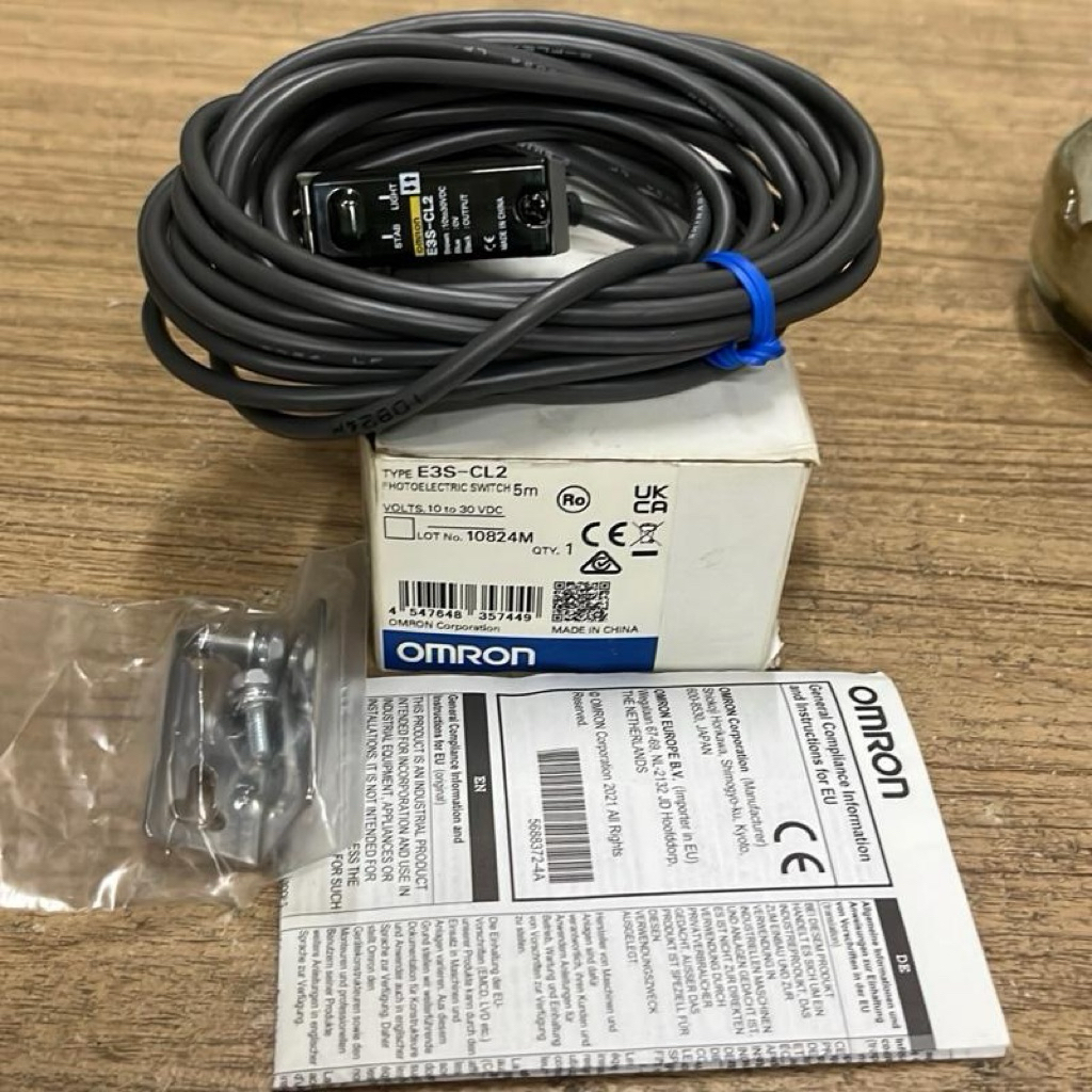 OMRON E3S-CL2 Photoelectric Switch Omron original