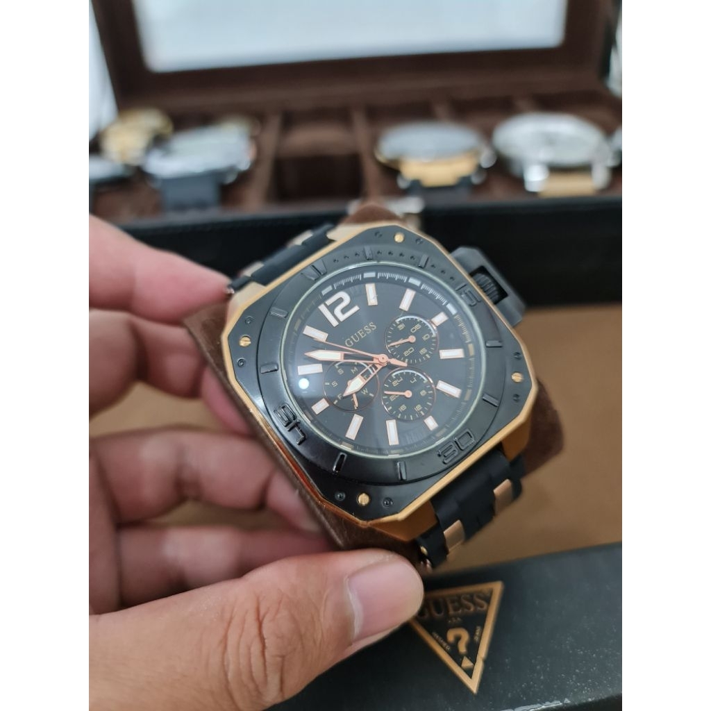 PRELOVED Jam Tangan GUESS ORIGINAL 100% WG20011G1 Limited Fullset