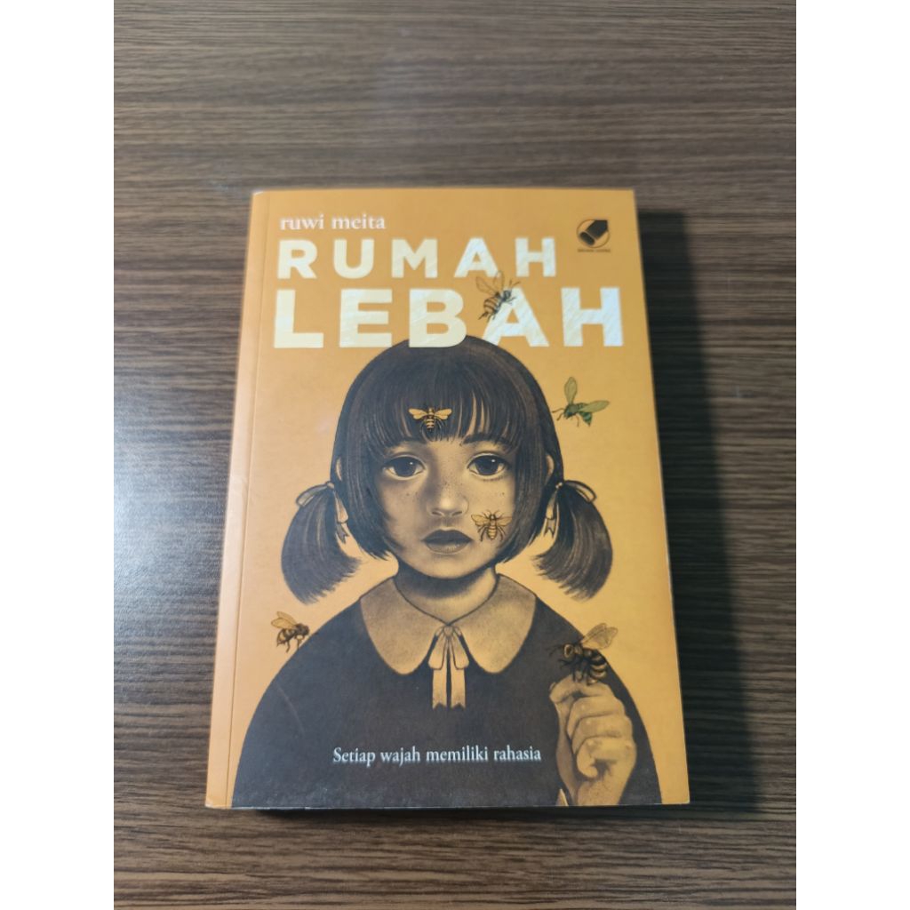 Novel Rumah Lebah by Ruwi Meita