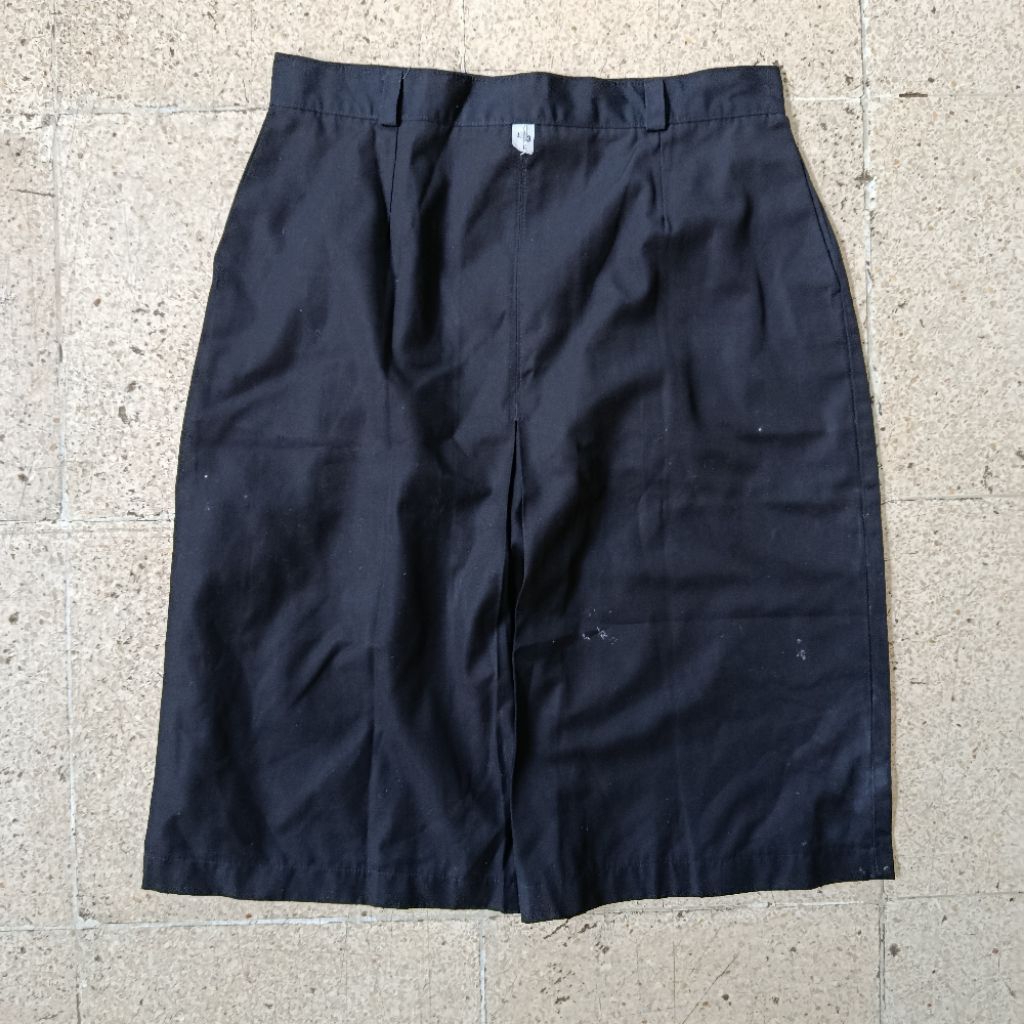 PL rok span sekolah hitam pendek / strike 59