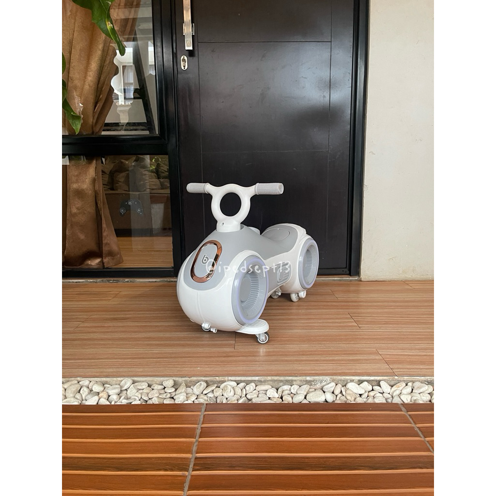 [PRELOVED] Mainan Ride-On Anak / Balance Bike / Ride-On Bentuk Kacang