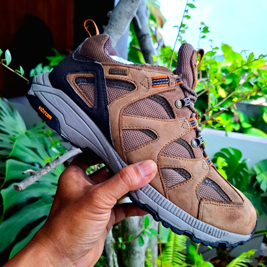 Sepatu lafuma tapak vibram