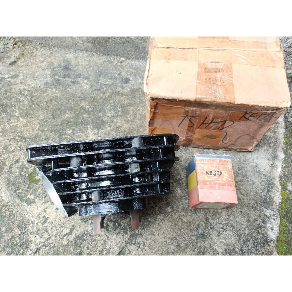 blok  ke 125 baru stok lama dan piston original nya