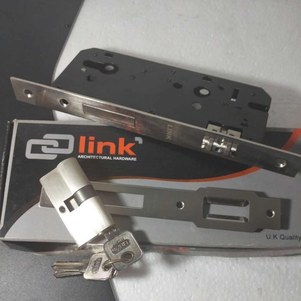 Kunci pintu Roller / kupu tarung