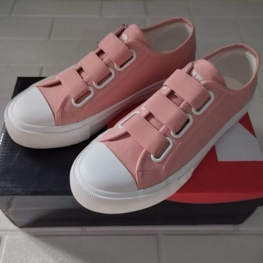 preloved sepatu pink Original Sepatu Kets Wanita Airwalk Trilly Biru, Trilly Merah Muda