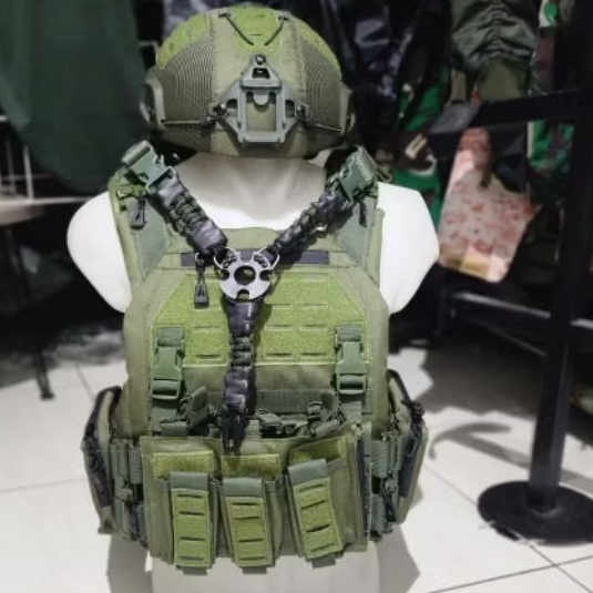 1set Bodyvest Rajawali/helm tactical/talisandang paracord