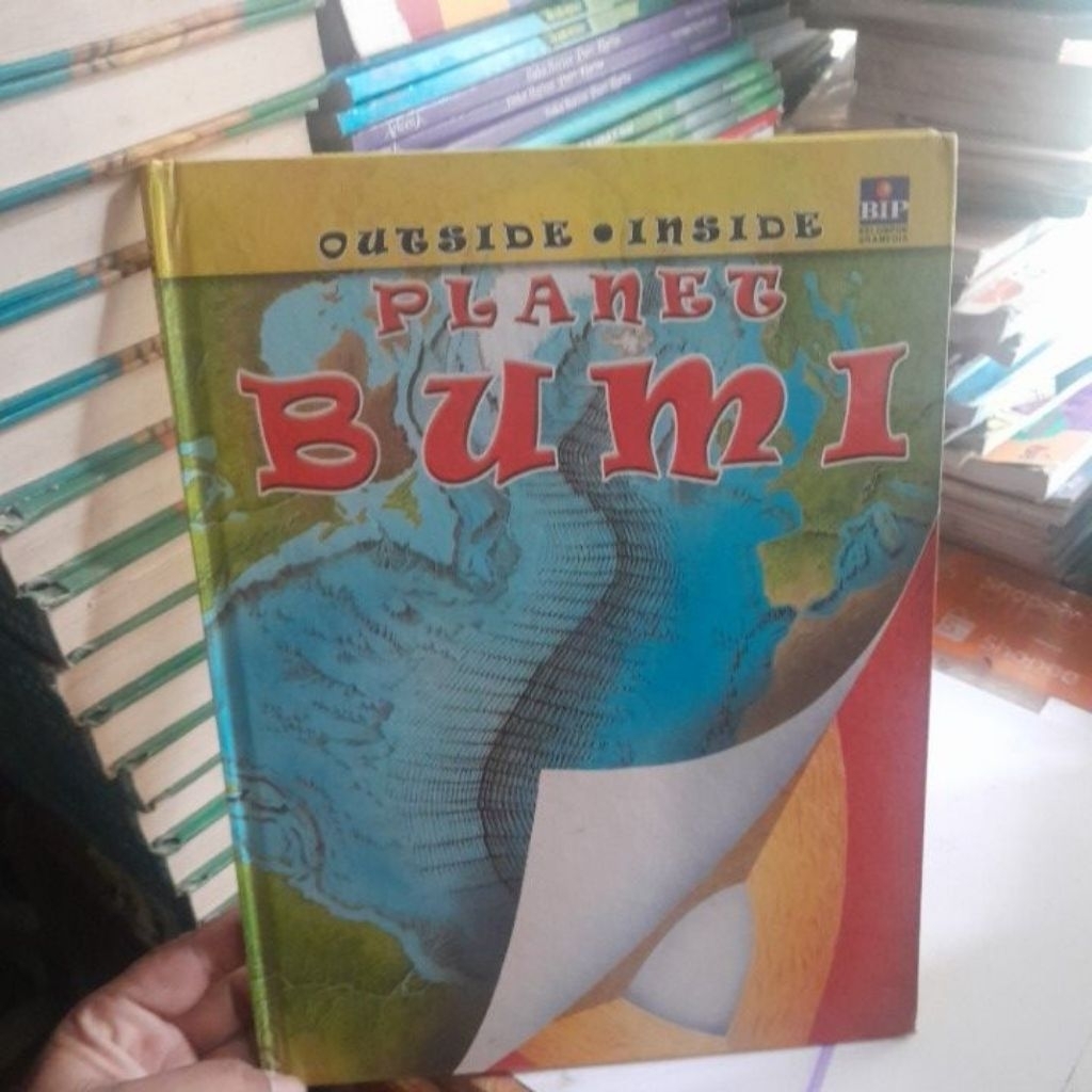 BUKU PENGETAHUAN ANAK TENTANG PLANET BUMI