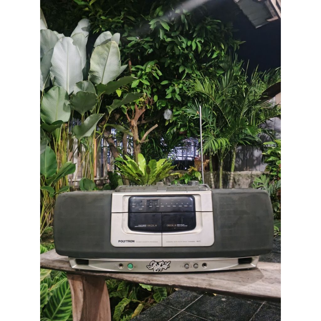 Radio Polytron Grand Bazzoke Retro