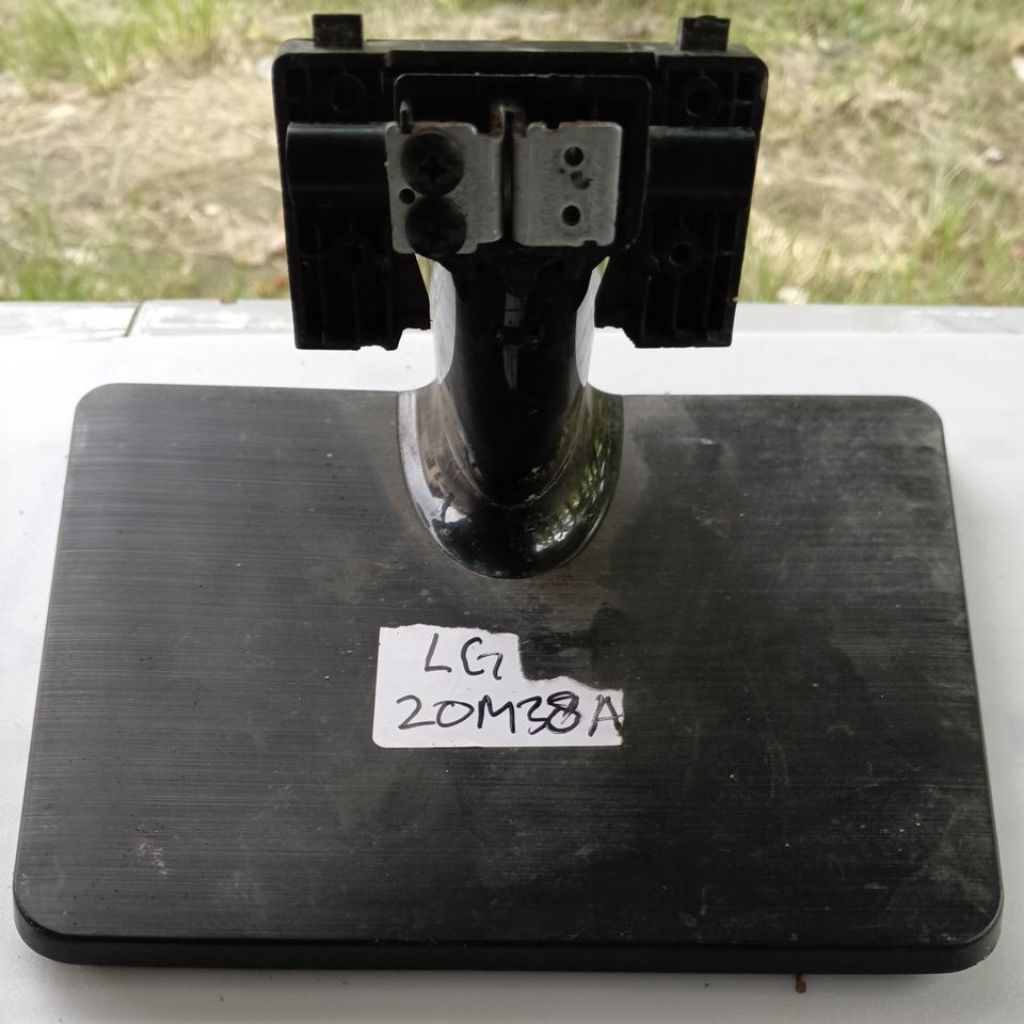 kaki monitor LG 20M38A