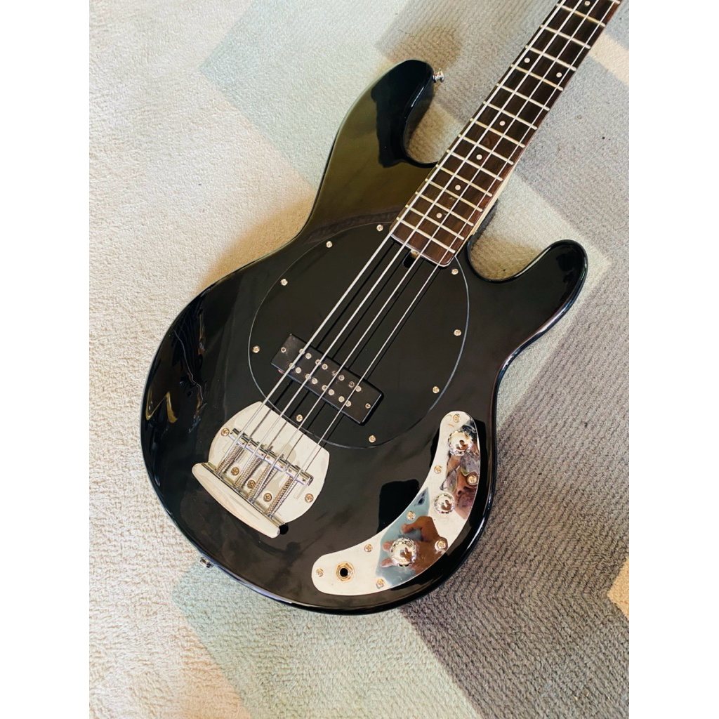 bass musicman custom 4string