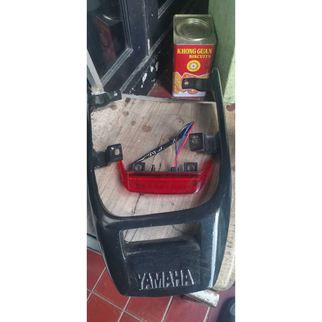 Behel FIZR SE Copy, Warna Hitam, set stop lamp, Second Like New.