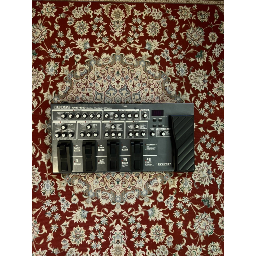 EFEK GITAR BOSS ME-80