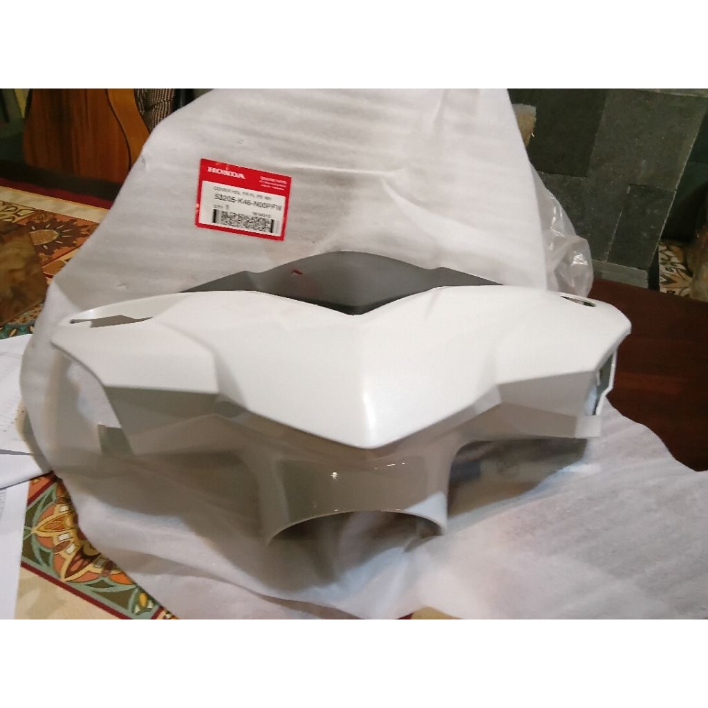 53205 K46 N00PFW BATOK DEPAN VARIO 110 Fi ESP PUTIH ORIGINAL AHM