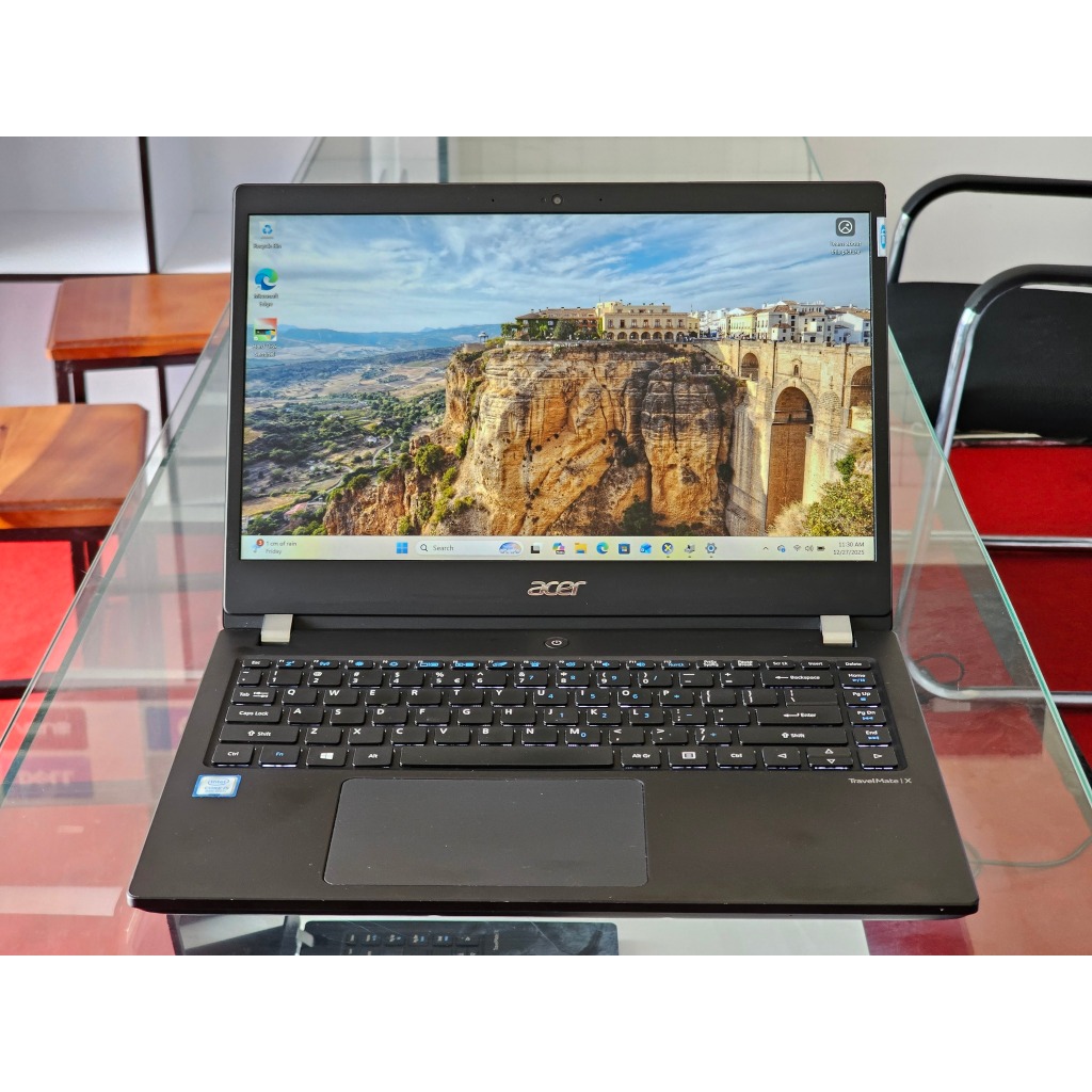 ACER Travelmate X intel core i5 Gen 8 Ram 16 GB Lampu keyboard nyala slim ringan Premium Laptop