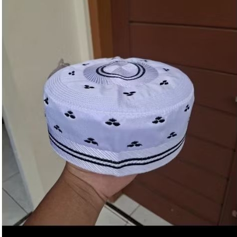 Peci Madinah Putih Motif A5 Putih dan Hitam/Songkok Madinah Bugis /Kopiah Madinah Bugis Original