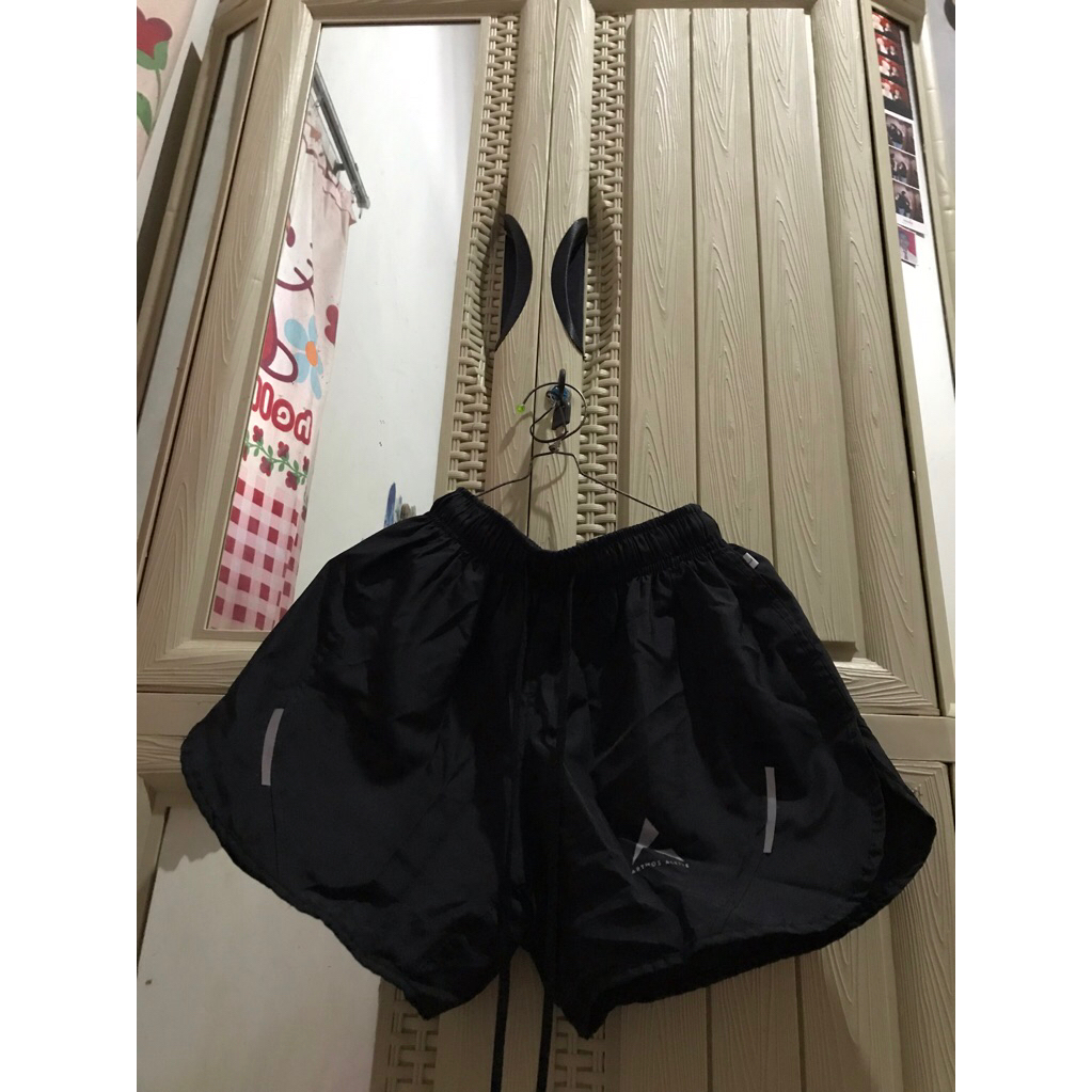 celana pendek buat olahraga wanita