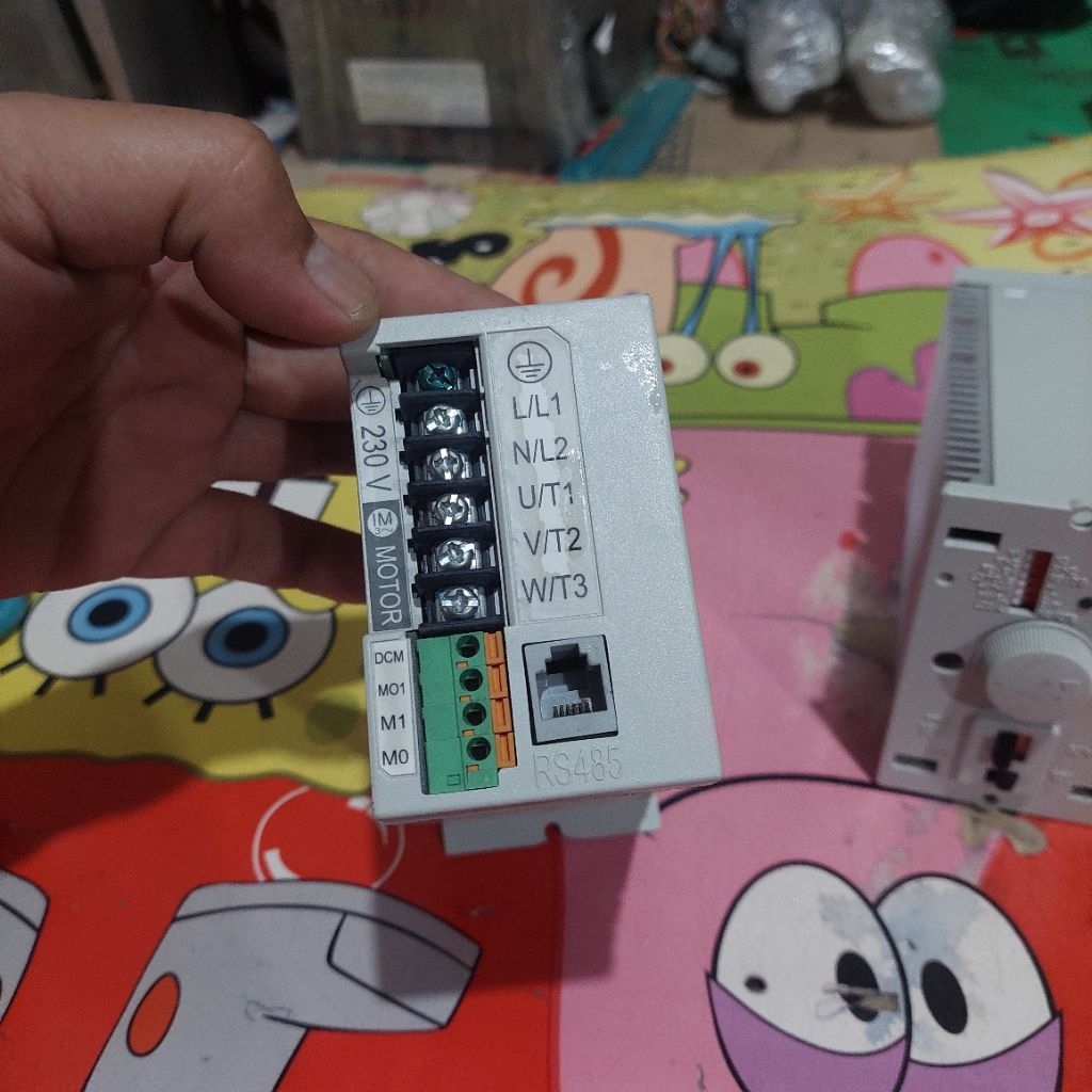 inverter Delta 220 V 100 wat VFD001L21A