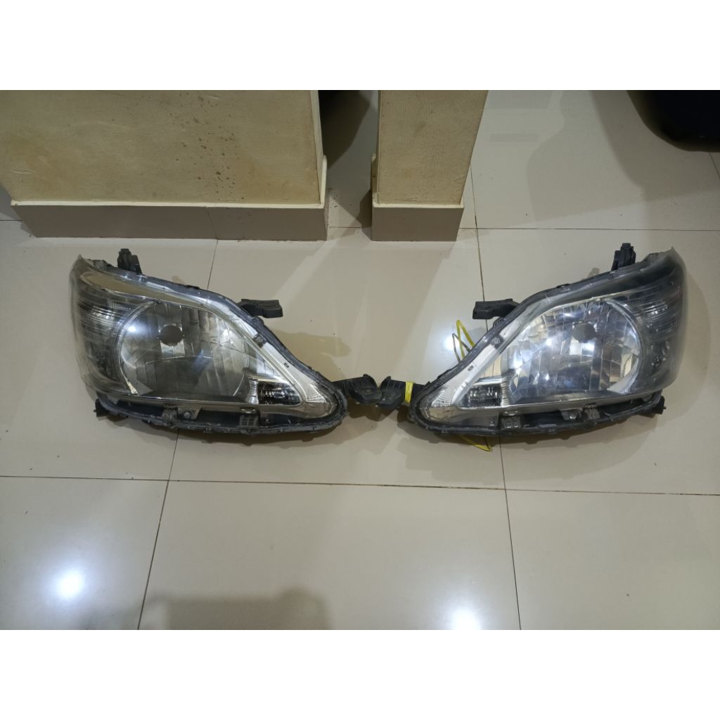 Headlamp reflektor Lampu depan Kijang Innova 2012-2015 Second original