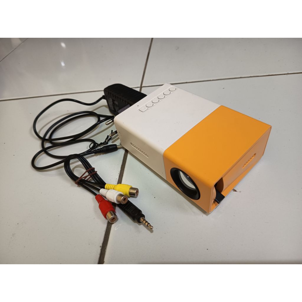 proyektor mini led.bekas normal