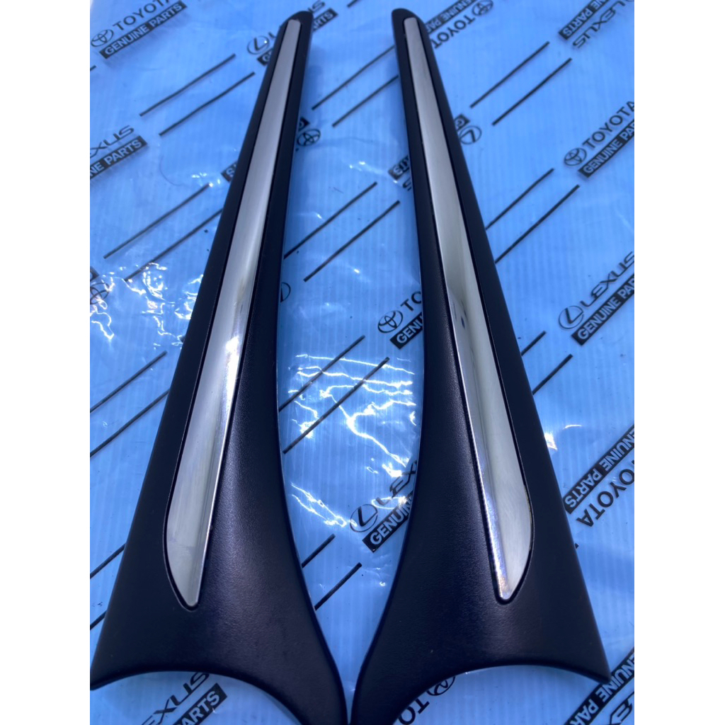 GARNISH GRILL  TOYOTA RUSH 2010 ORIGINAL / List Garnish Grill Depan Toyota Rush Original