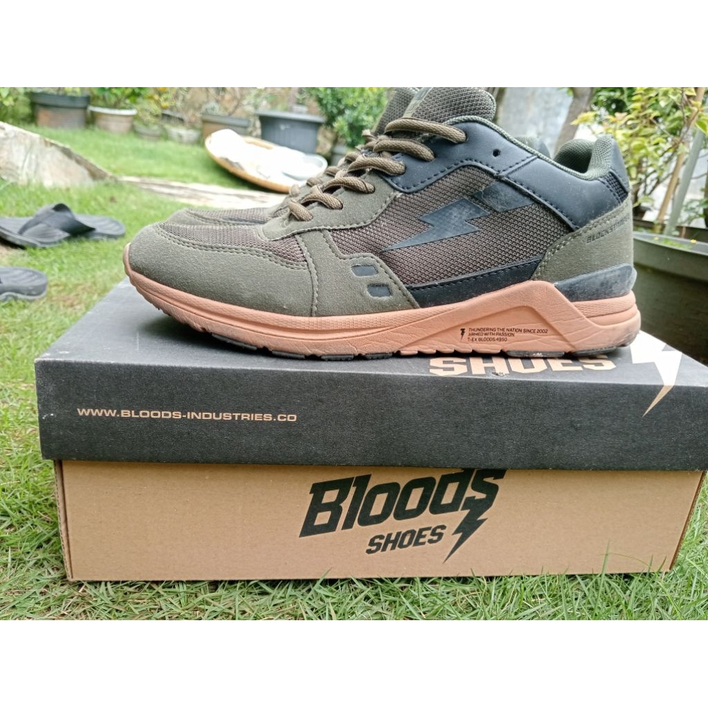 Sepatu Bloods original