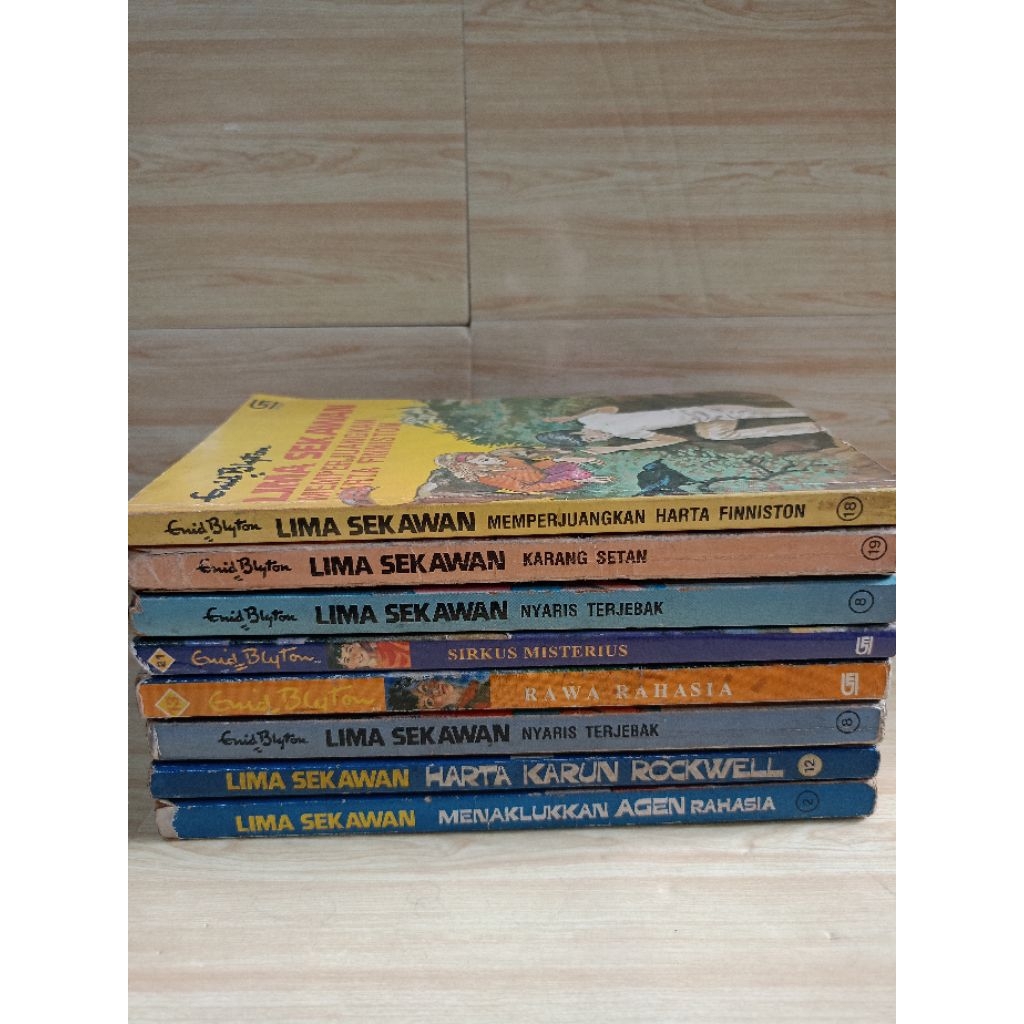 Buku bekas Edisi LIMA SEKAWAN by Enid Blyton