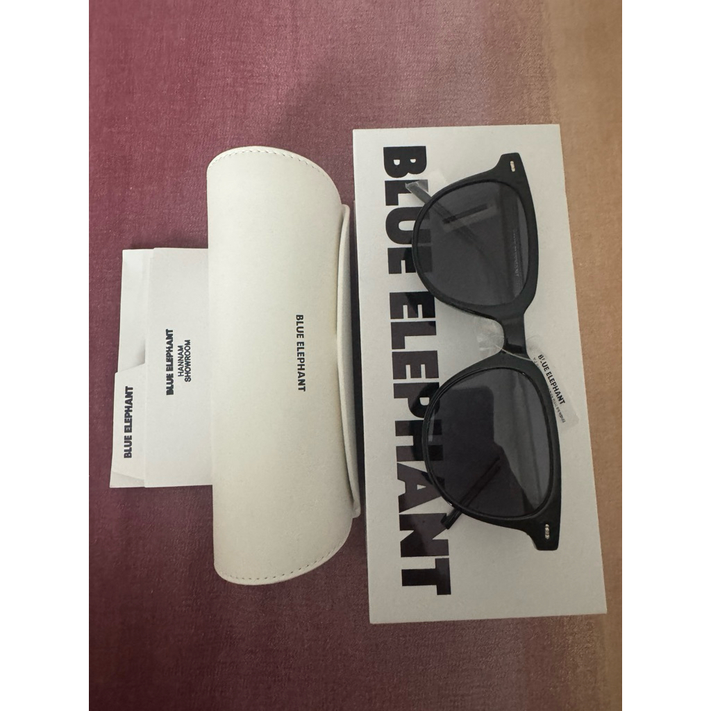 READY STOCK Blue elephant sun glasses