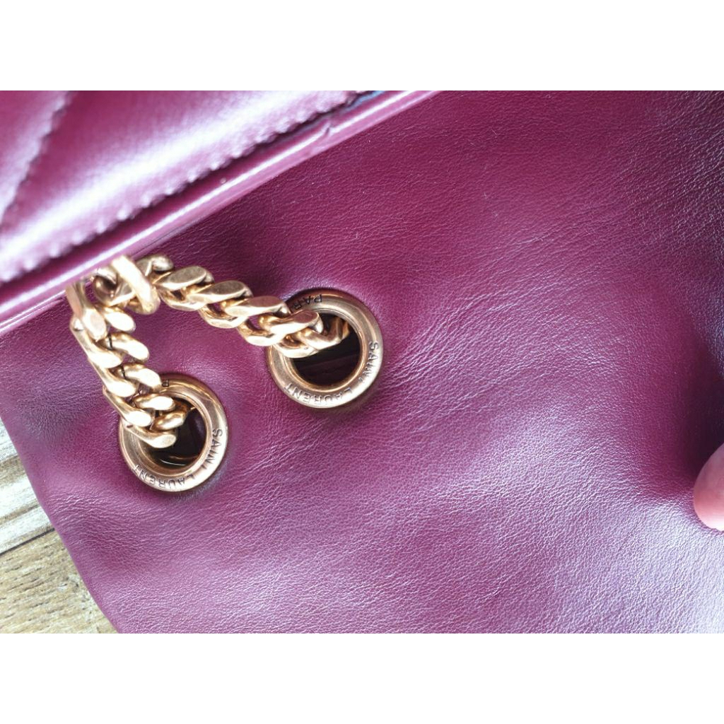 tas YSL merah loulou