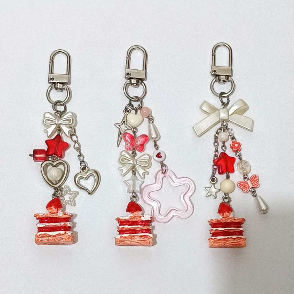 [ LIMITED STOCK  ] Strawberry shortcake keychain | phone charm | gantungan tas | beads keychain