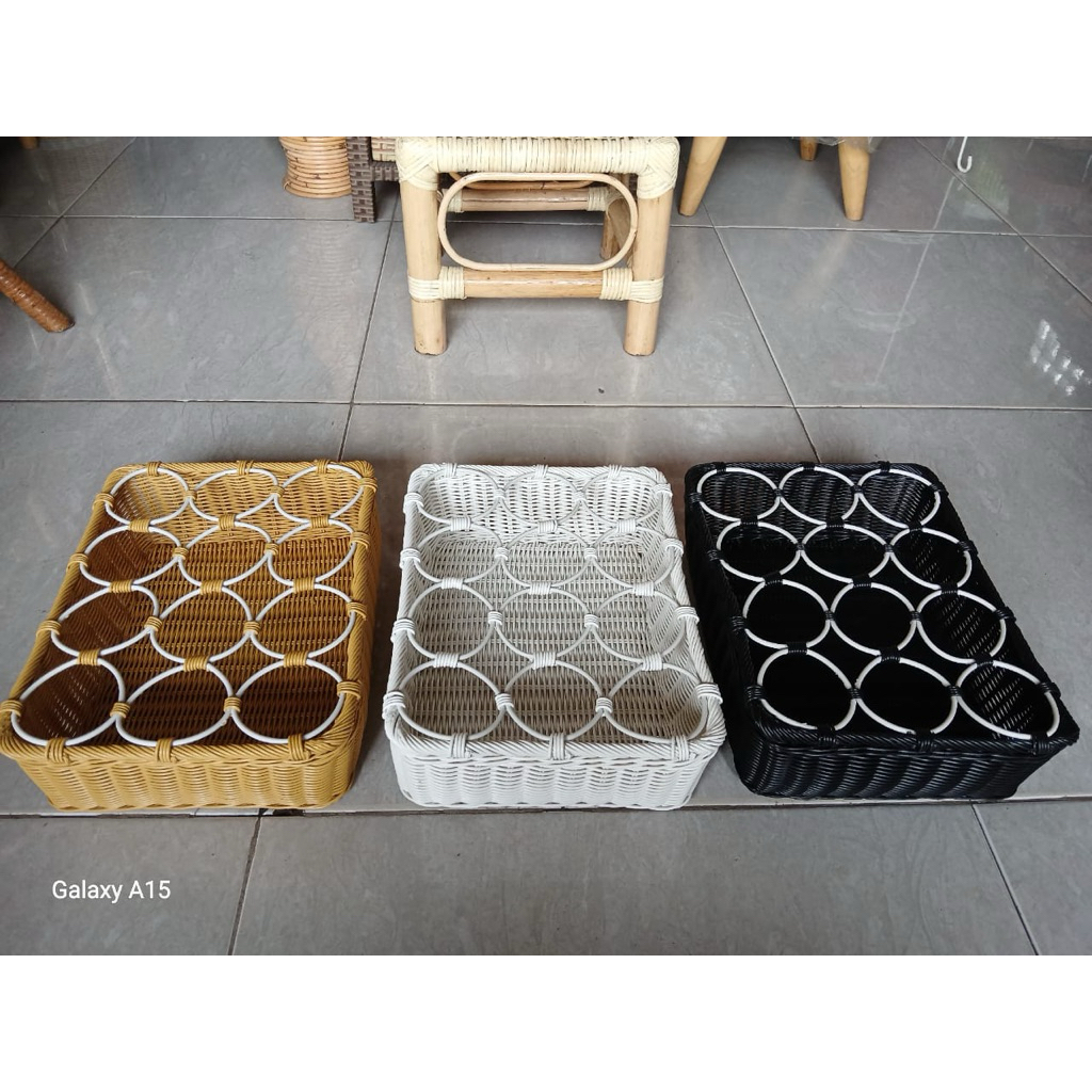 Tempat Penyimpanan Aqua Gelas Rotan Sintetis