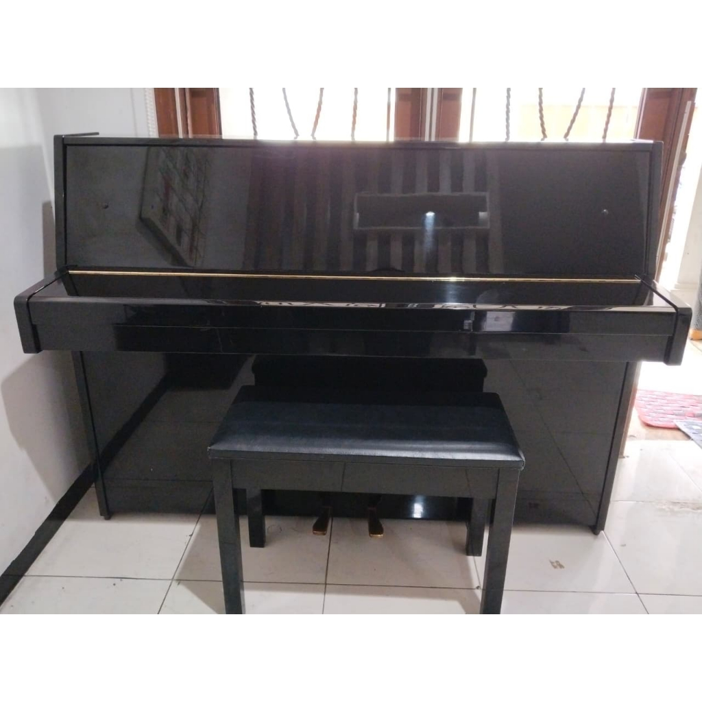 PIANO AKUSTIK YAMAHA LU-80