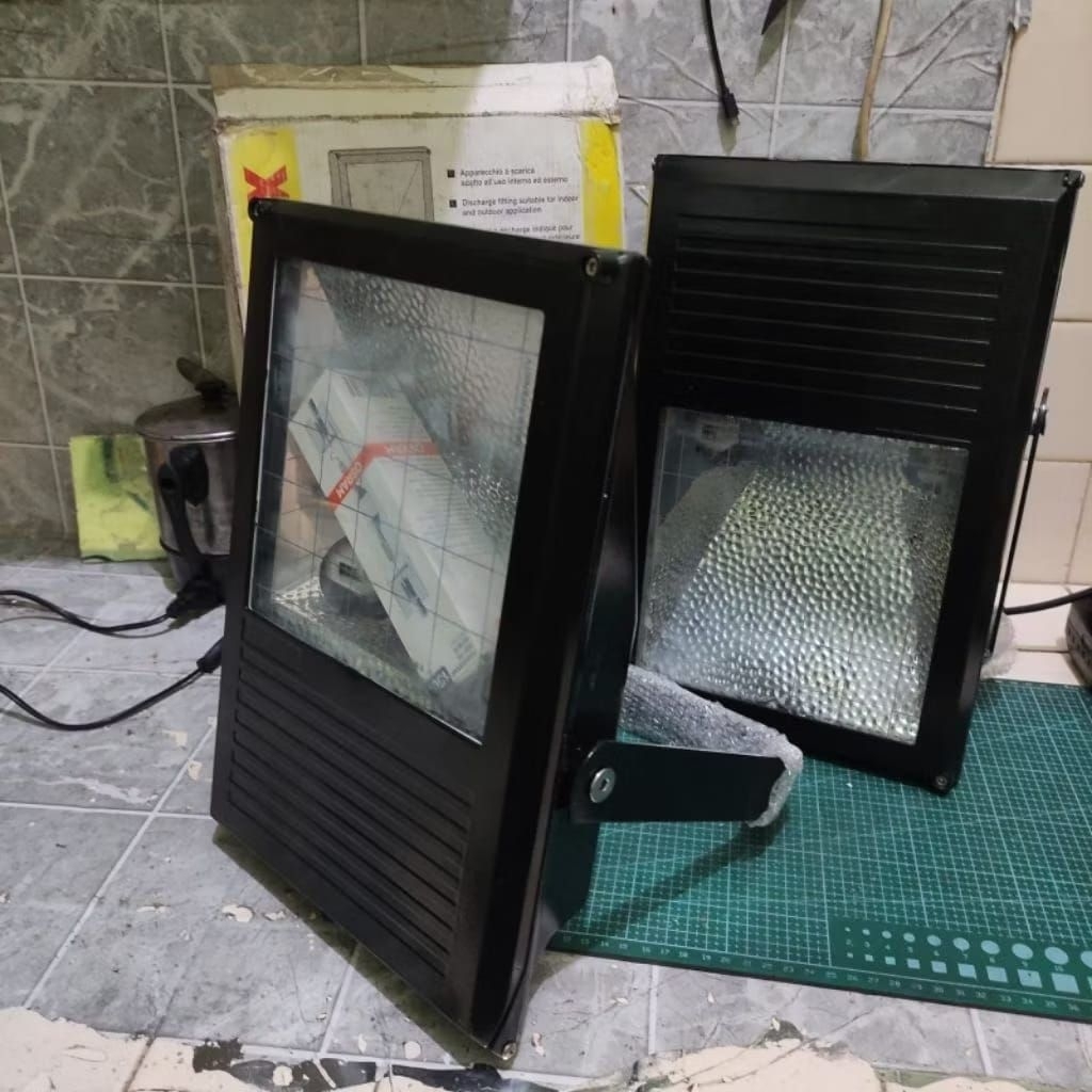LAMPU SOROT ZETALUX MHL 02 70W - 150W max 127-/220V LAMPU TEMBAK PENERANGAN