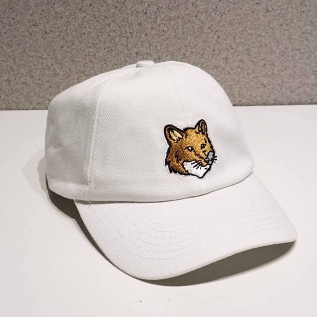 Maison kitsune fox head unisex baseball cap in white