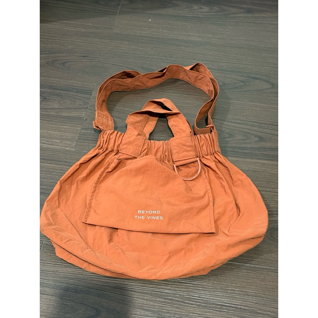 Preloved Beyond The Vines Dumpling Bag Size S