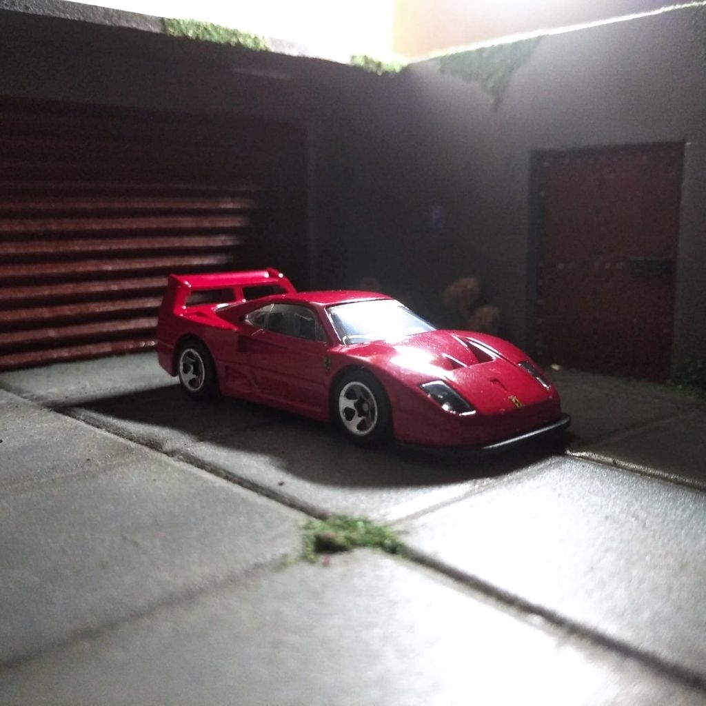 Ferrari F40 Competizione Hotwheels loose..