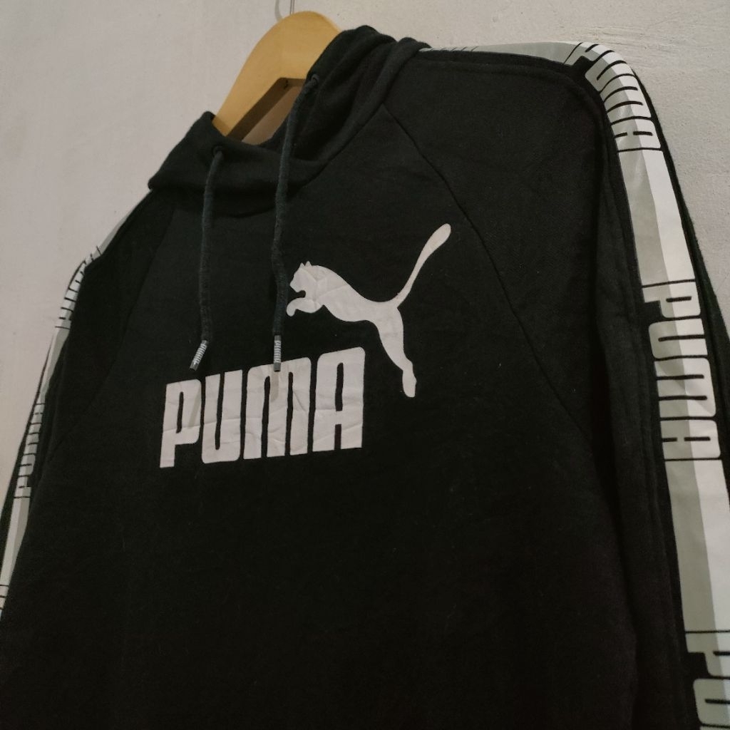 PUMA BIG LOGO TAPPED HOODIE
