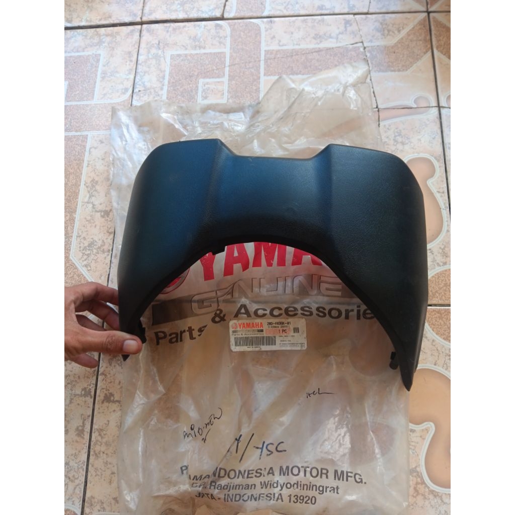 28D-F836K-01 Cover Laci Bagasi Depan (Panel Inner 1) Yamaha Mio Smile (tahun 2008-2011) Mio Sporty a