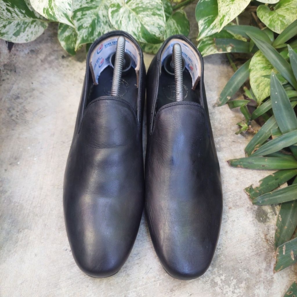 sepatu pantofel slip on second ftale size 42(27cm)