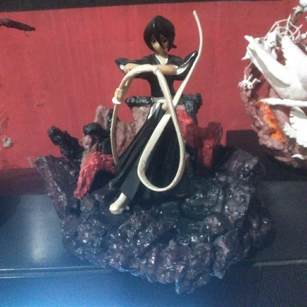 stand base figure universal