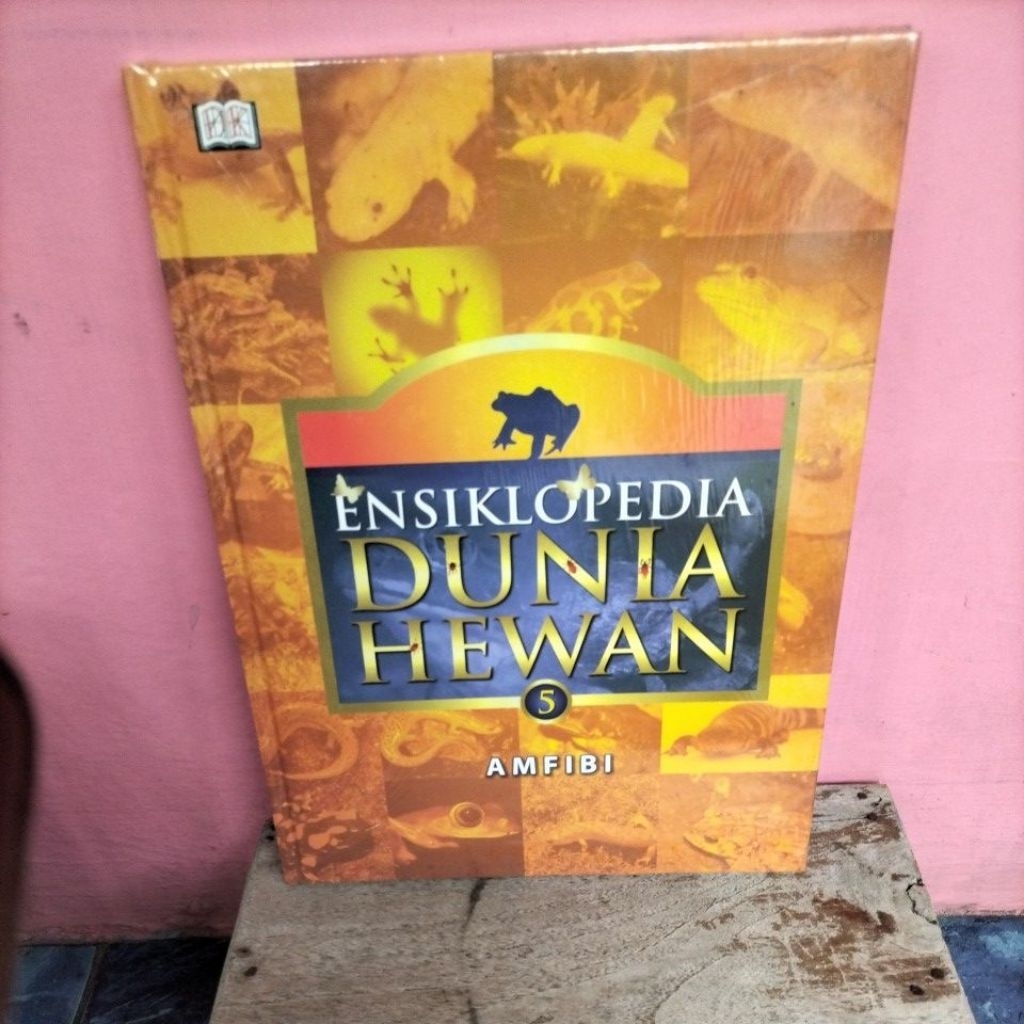 Buku Ensiklopedia Dunia Hewan Amfibi