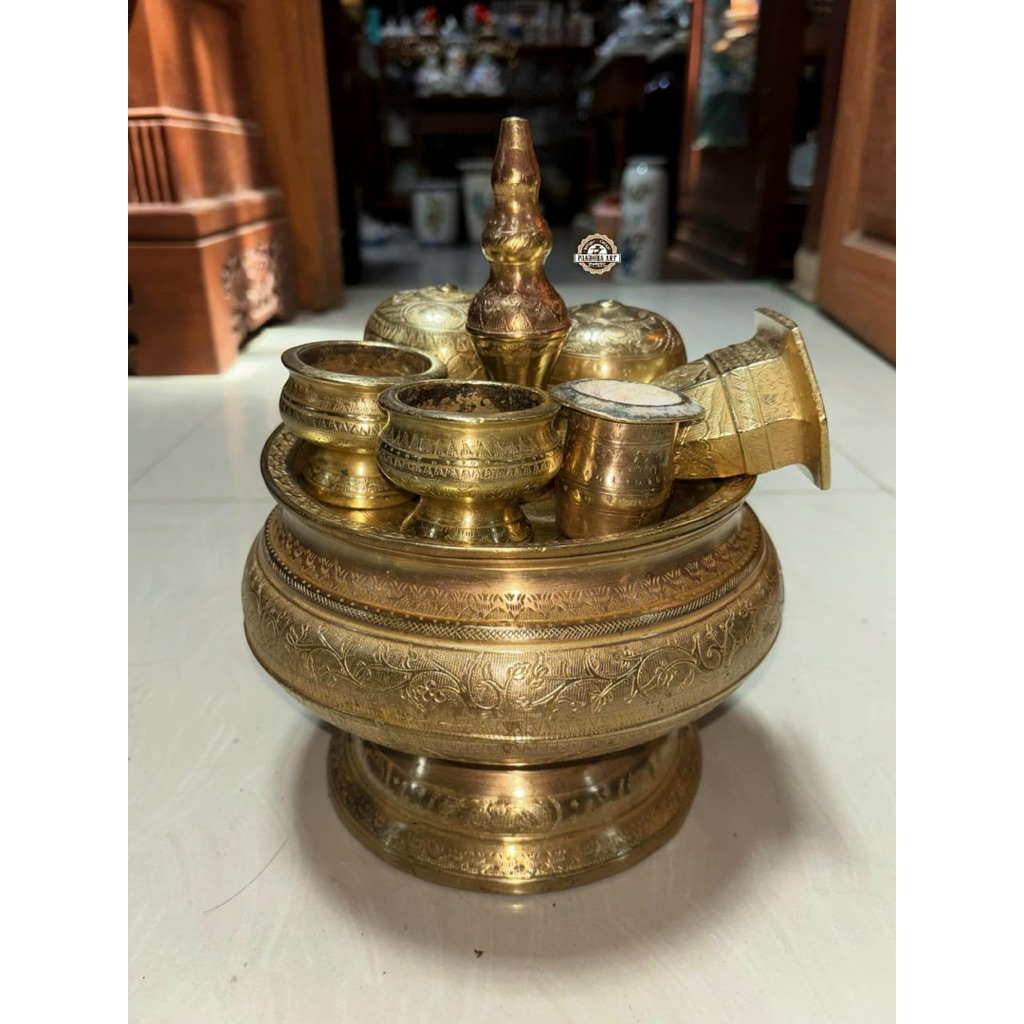 Kinangan bokor ukir CANTIK kuningan KUNO