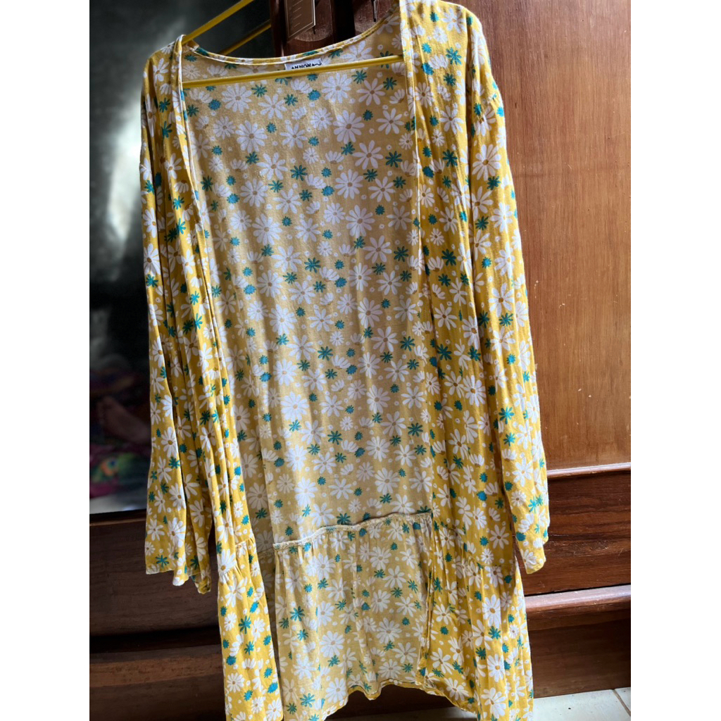 [PRELOVED] OUTER ANNONA MOTIF BUNGA DAISY — BAHAN RAYON ADEM