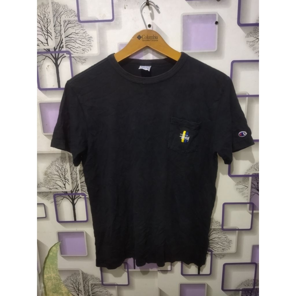 kaos stussy x champion black logo pocket