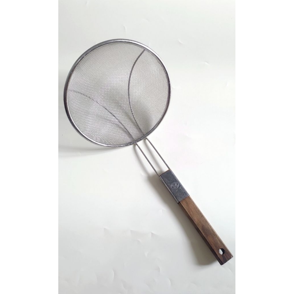 PRELOVED | Serok Saringan Stenlis / Jaring Minimalis Gagang Kayu Tebal besar jumbo kayu mie makanan 