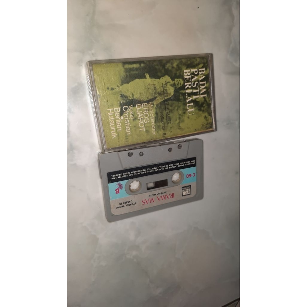 Kaset badai pasti berlalu Christian bersama eros djarot berlian hutauruk soundtrack film tahun 70an.