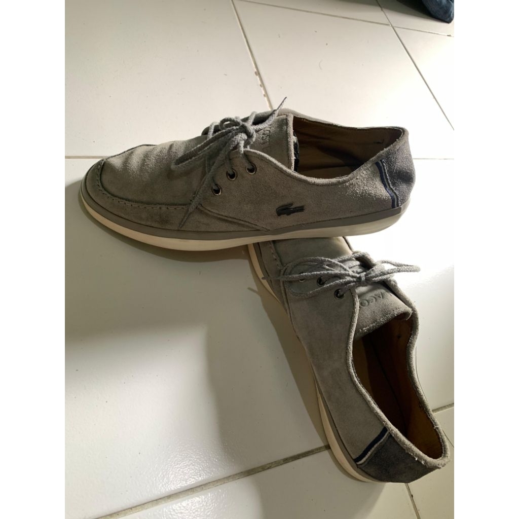 Sepatu Lacoste