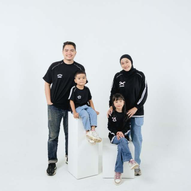 Badudu.id Baju Couple Keluarga - Kuro Jersey Family Set - Couple Jersey Keluarga - Hitam