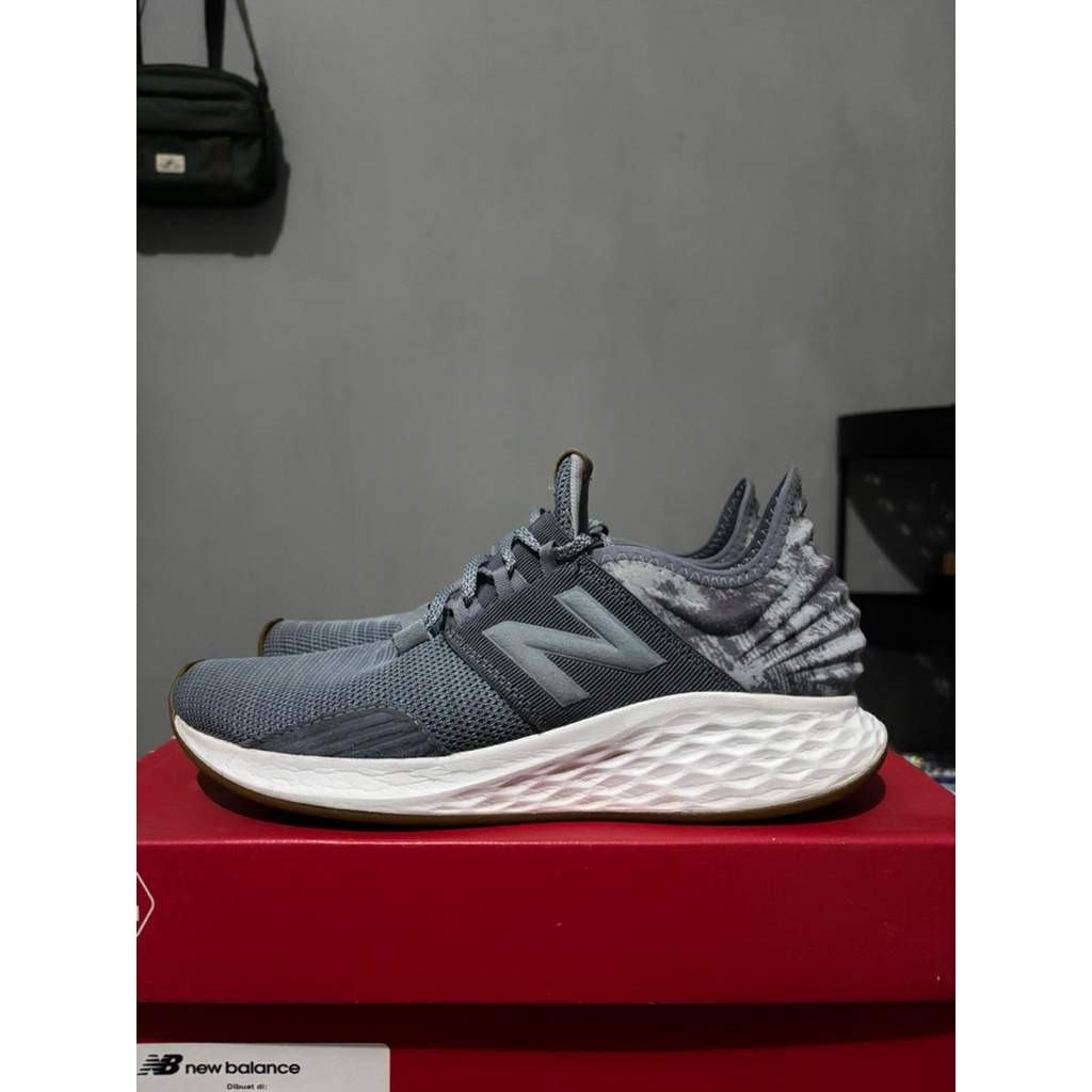 (Sise 43) New Balance Fresh Foam Roav 1 MROAVKG Blue 100% original biru navy second olahraga