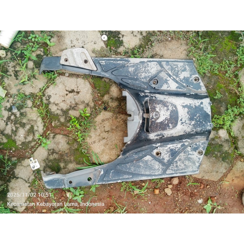 Pijakan Kaki+tutup cover tutup tangki Hyosung sf50 bosowa