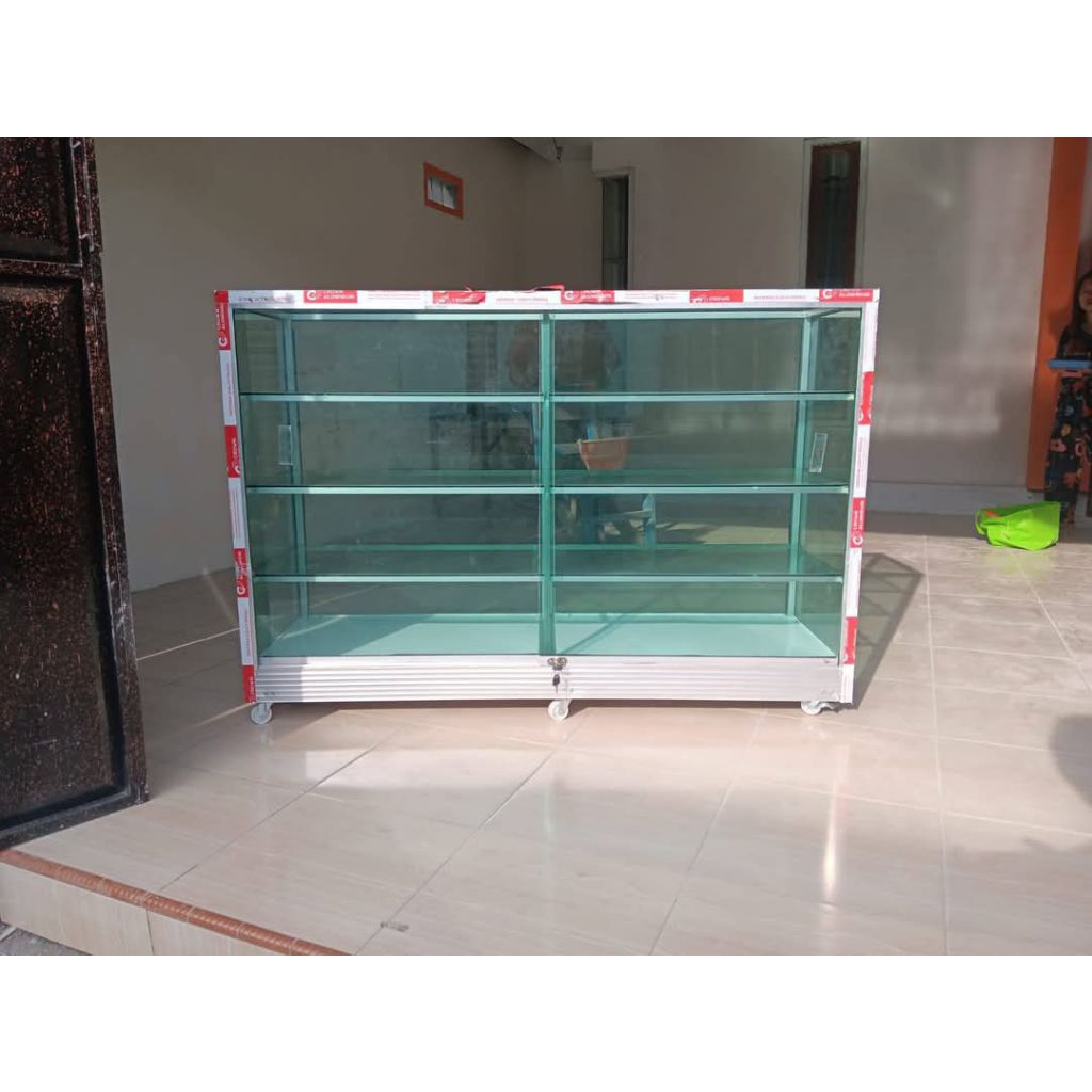 Etalase kaca 1.5 Meter